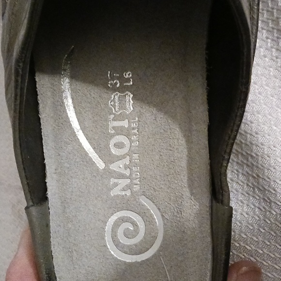 New Naot Paretao crinkle steel leather sandals - Picture 8 of 12